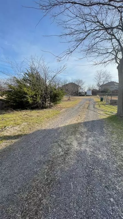 4034 Keller Hicks Road, Fort Worth, TX 76244