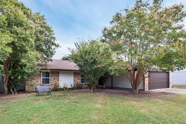 Richardson, TX 75081,8 Merrie Circle