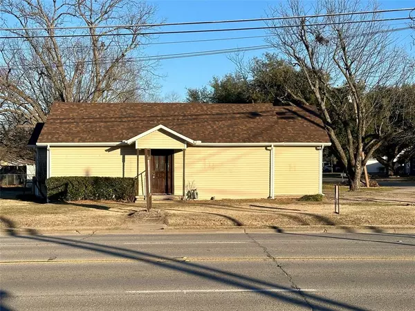 Kaufman, TX 75142,1407 S Washington Street