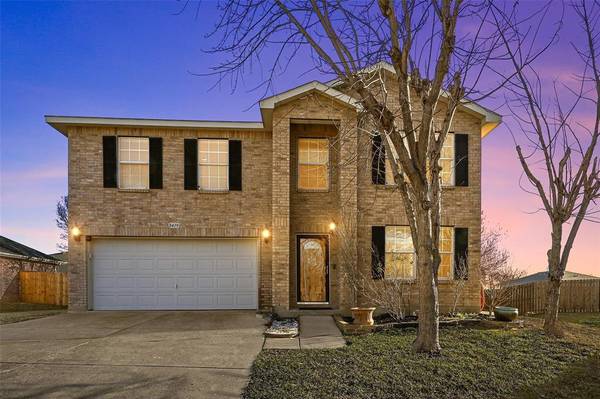 8419 Shining Waters Lane, Arlington, TX 76002