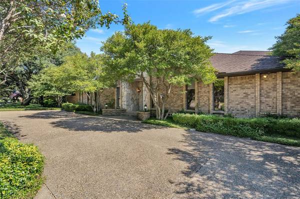 Dallas, TX 75243,8802 Vista Oaks Circle