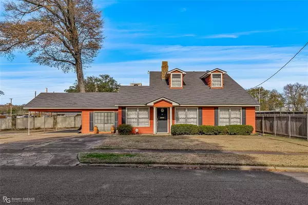 928 Sheridan, Shreveport, LA 71104