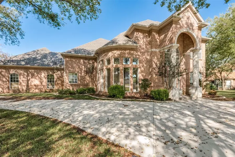 2813 S Lakeview Drive, Cedar Hill, TX 75104