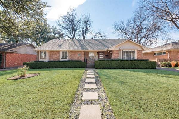 6338 Town Hill Lane, Dallas, TX 75214