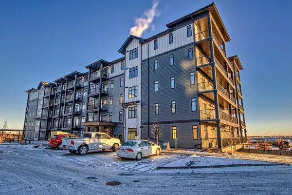 Calgary, AB T3R 2A9,30 SAGE HILL WALK NW #109