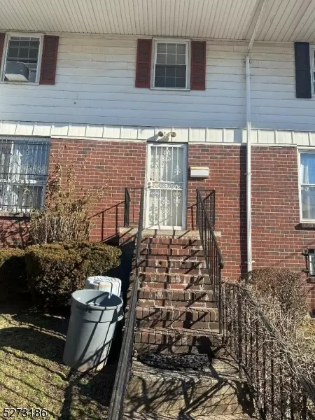 291 13th Ave, Newark City, NJ 07103