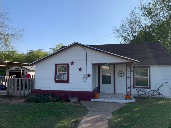 432 E Lasalle Avenue, De Leon, TX 76444