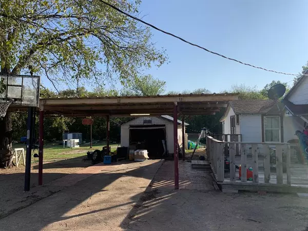 De Leon, TX 76444,432 E Lasalle Avenue