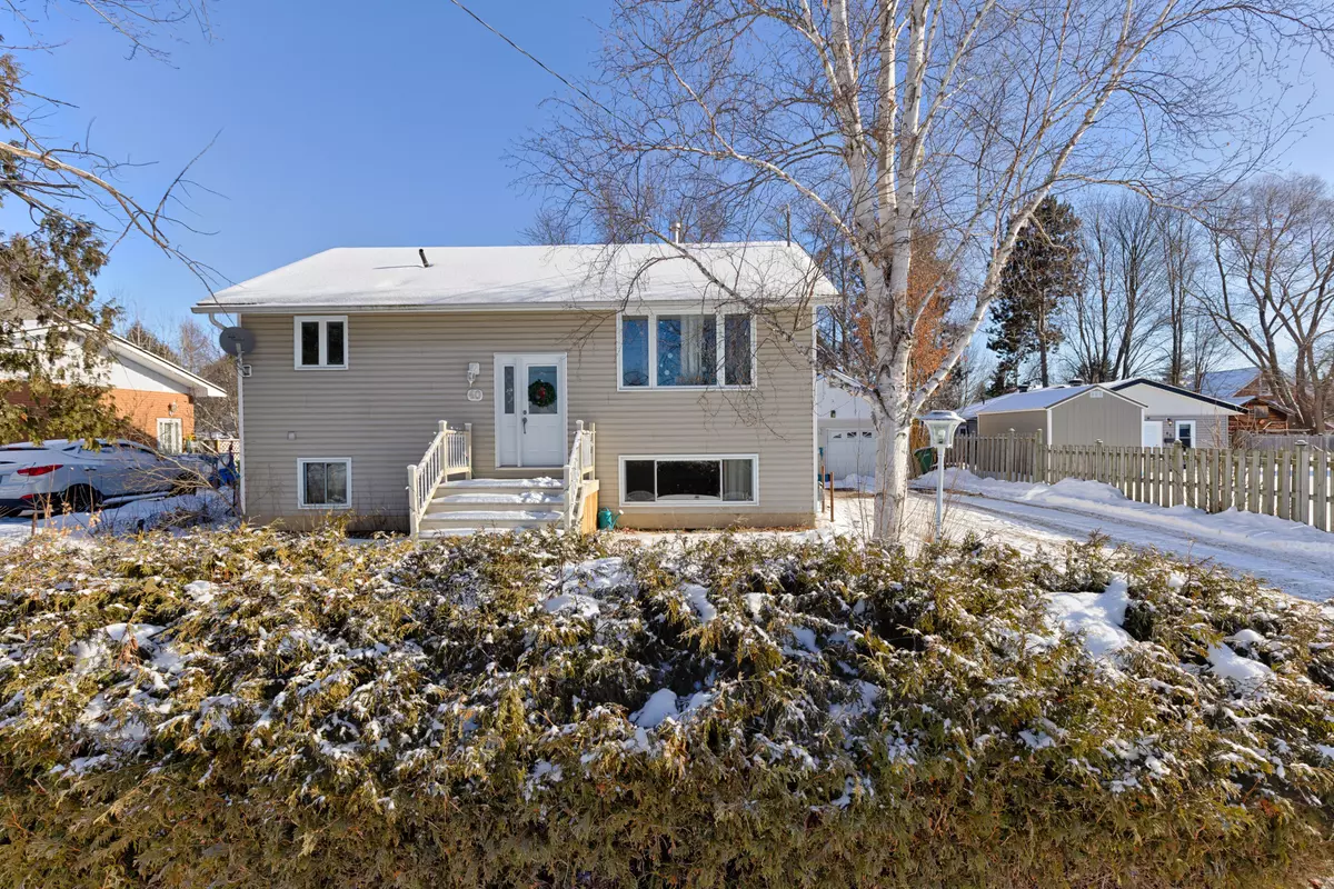 Renfrew, ON K8H 1P2,40 Selkirk ST