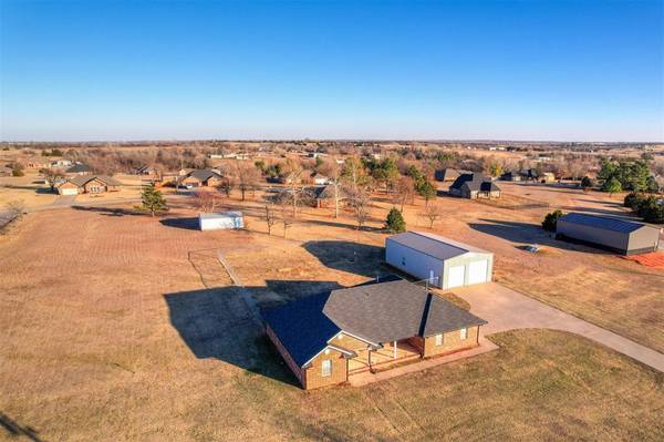 102 Briscoe Drive, Tuttle, OK 73089