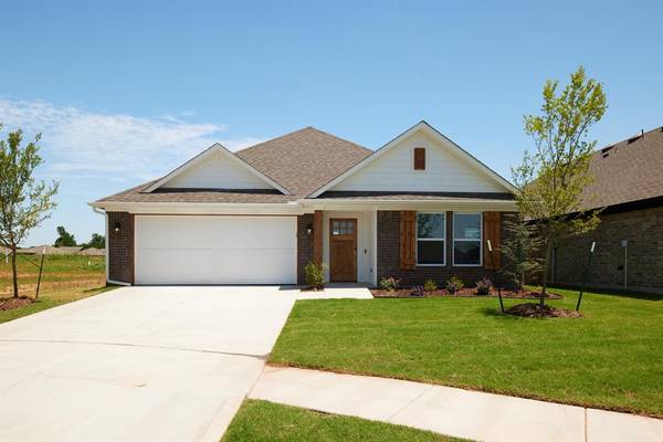 208 Ivory Drive, Yukon, OK 73099