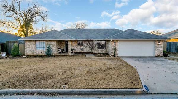 1117 Surrey Drive, Ardmore, OK 73401