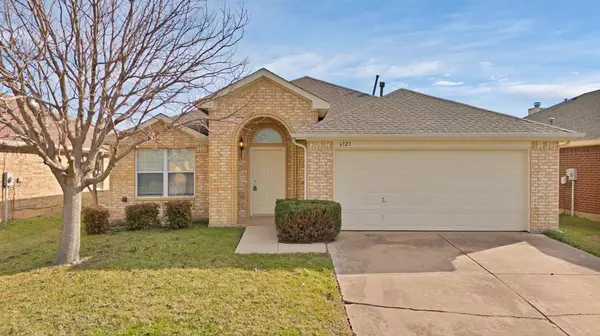 6723 Waterlilly Drive, Arlington, TX 76002