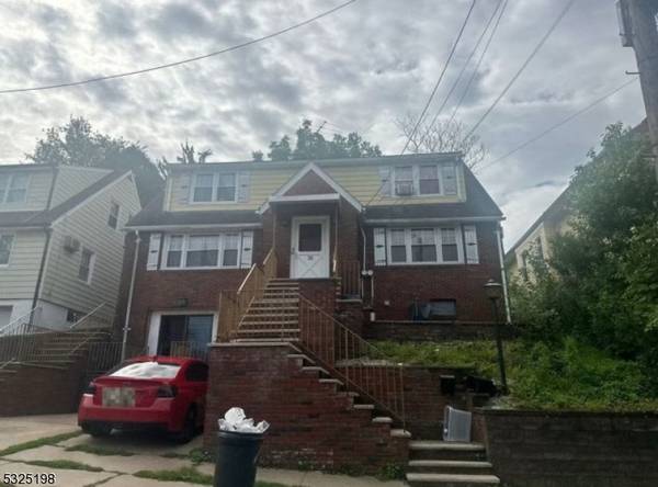 38 Dewey St, Garfield City, NJ 07026