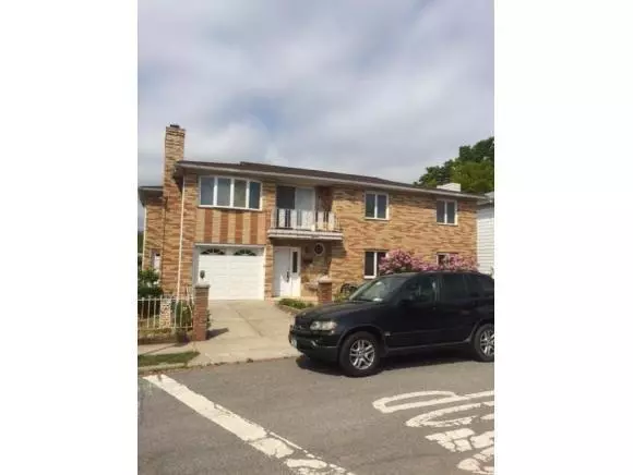 118 Pouch TER, Staten  Island, NY 10305