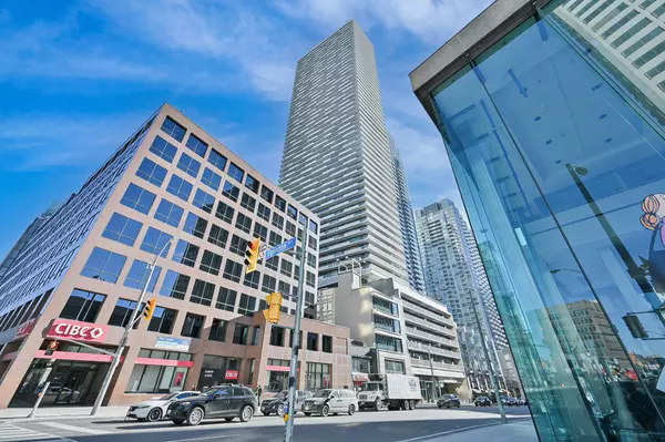 2221 Yonge ST #5303, Toronto C10, ON M4S 0B8