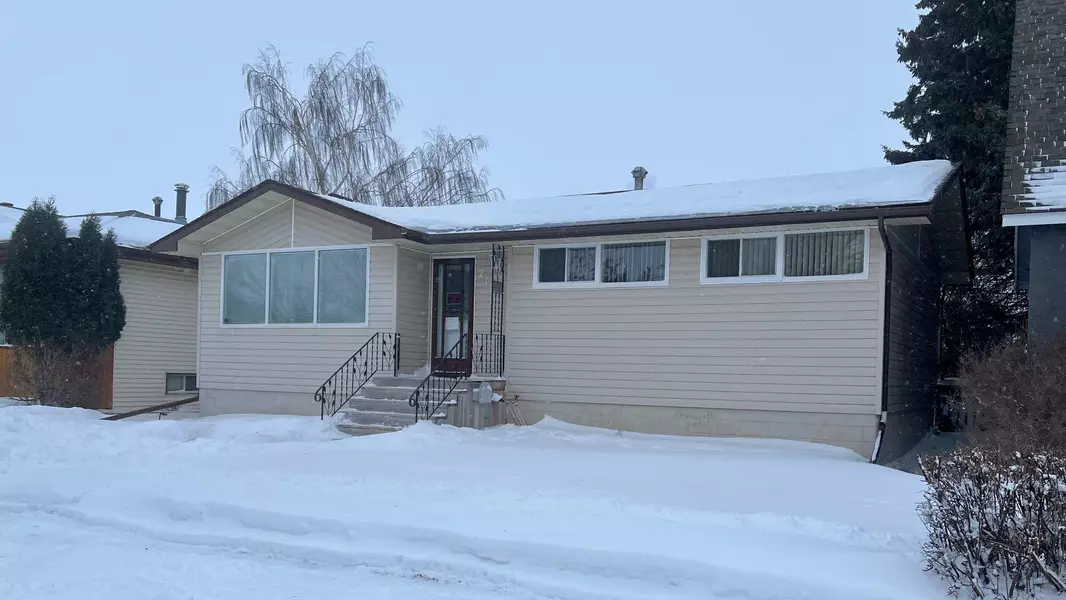 213 4th AVE East, Hanna, AB T0J 1P0