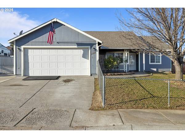 2342 BLUE BIRD DR, Umatilla, OR 97882