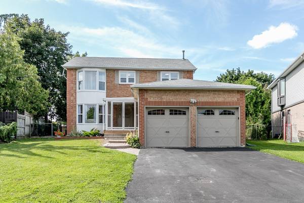 29 Eves CT, Newmarket, ON L3Y 7P8