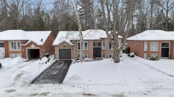 26 Brillinger DR, Wasaga Beach, ON L9Z 1L4