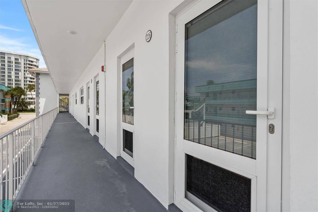 Lauderdale By The Sea, FL 33062,1461 S Ocean Blvd  #226