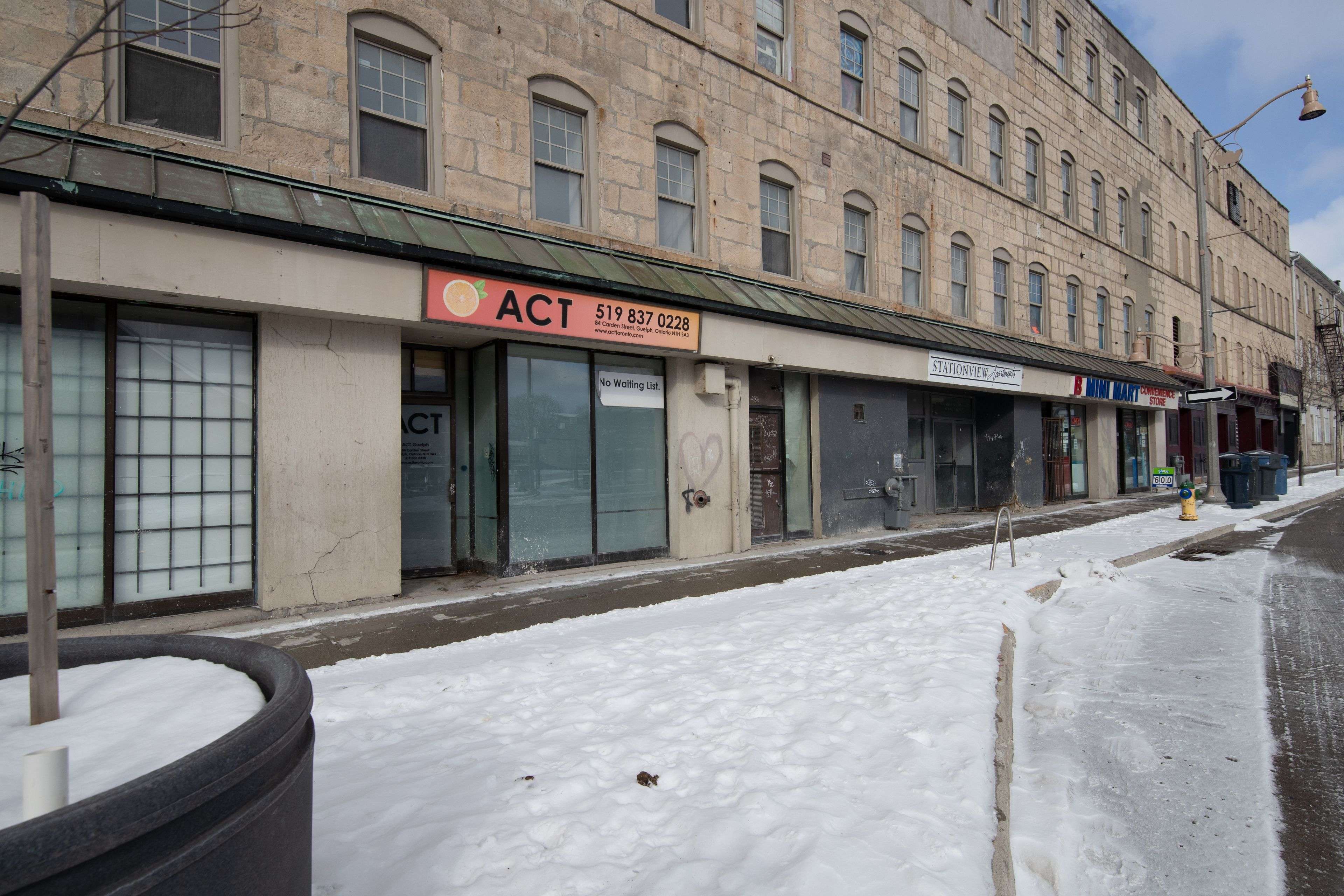 Guelph, ON N1H 3A3,82 Carden ST