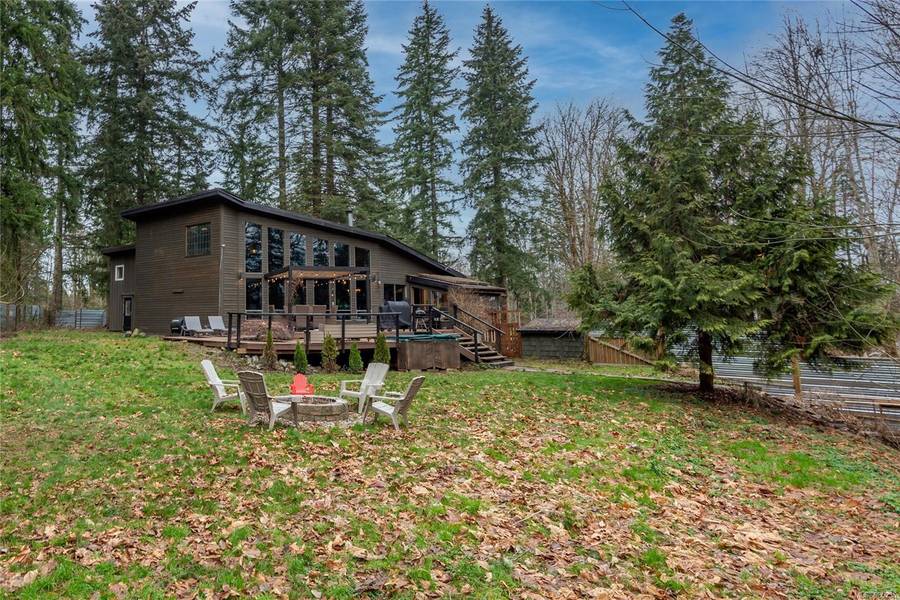 3401 Lodge Dr, Black Creek, BC V9J 1E3