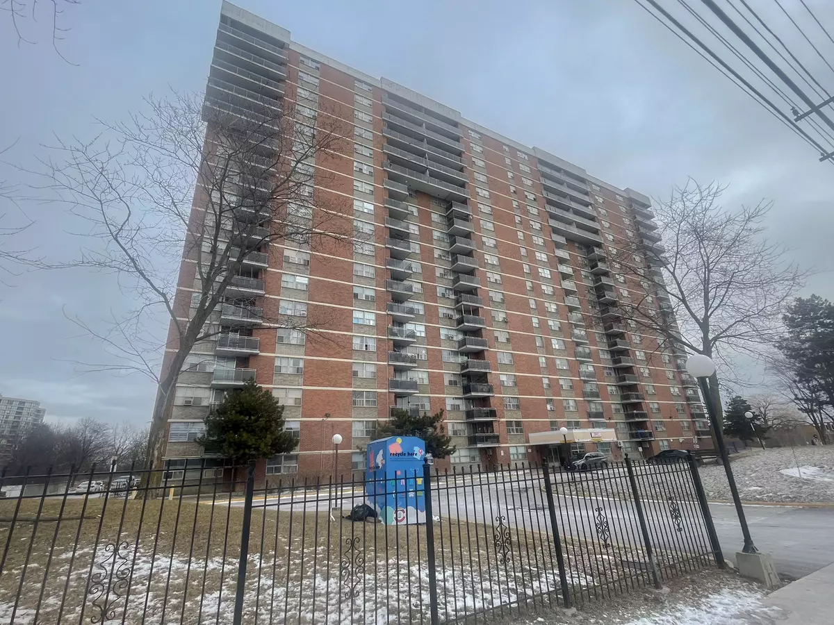 Toronto W10, ON M9V 3S6,2645 Kipling AVE #206