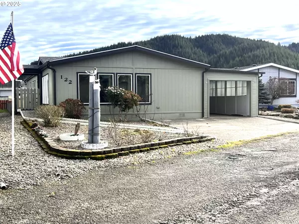 100 RIVER BEND RD, Reedsport, OR 97467