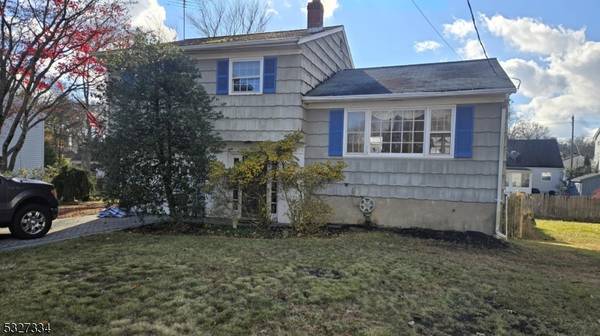 27 Lindbergh Pkwy,  Waldwick Boro,  NJ 07463