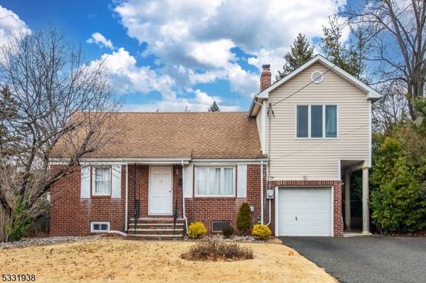 35 Taggart Way, Saddle Brook Twp., NJ 07663