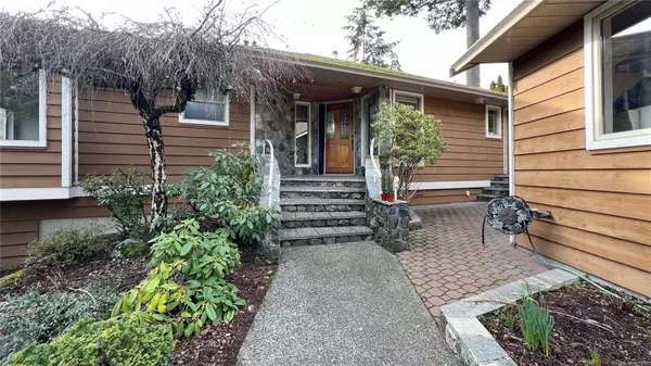 Central Saanich, BC V8M 1A1,6680 Lydia Pl