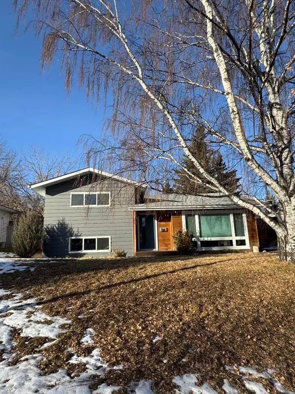 103 Waterloo DR Southwest, Calgary, AB T3C 3G4