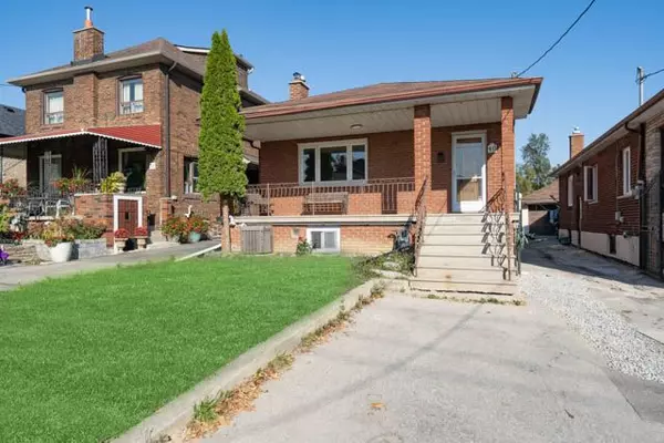 49 Fairbank AVE #Lower, Toronto W04, ON M6E 3Y6