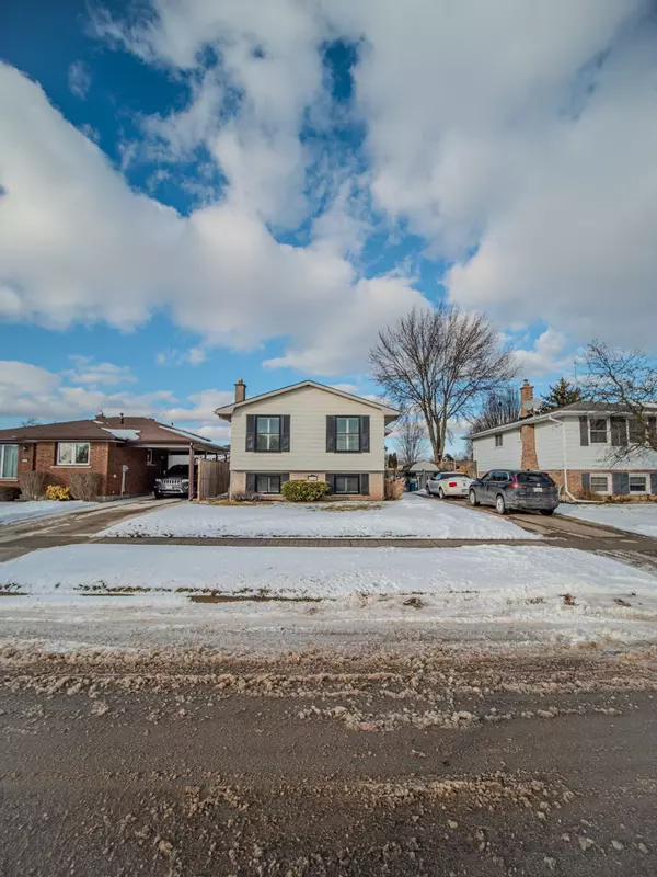 Niagara Falls, ON L2G 7M2,7722 Ronnie CRES