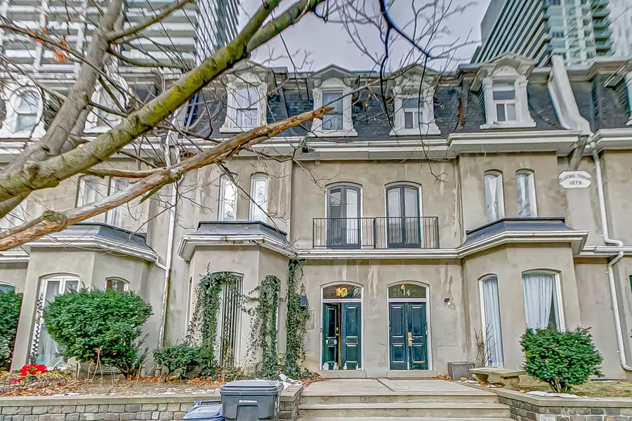 13 Clarence SQ, Toronto C01, ON M5V 1H1