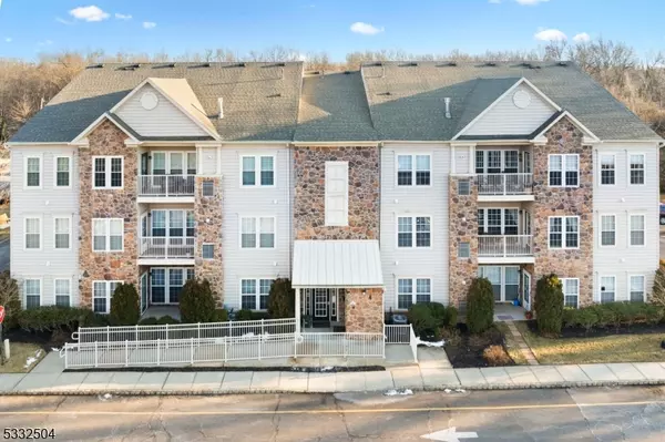 4 Waterman Ln #402, Hillsborough Twp., NJ 08844