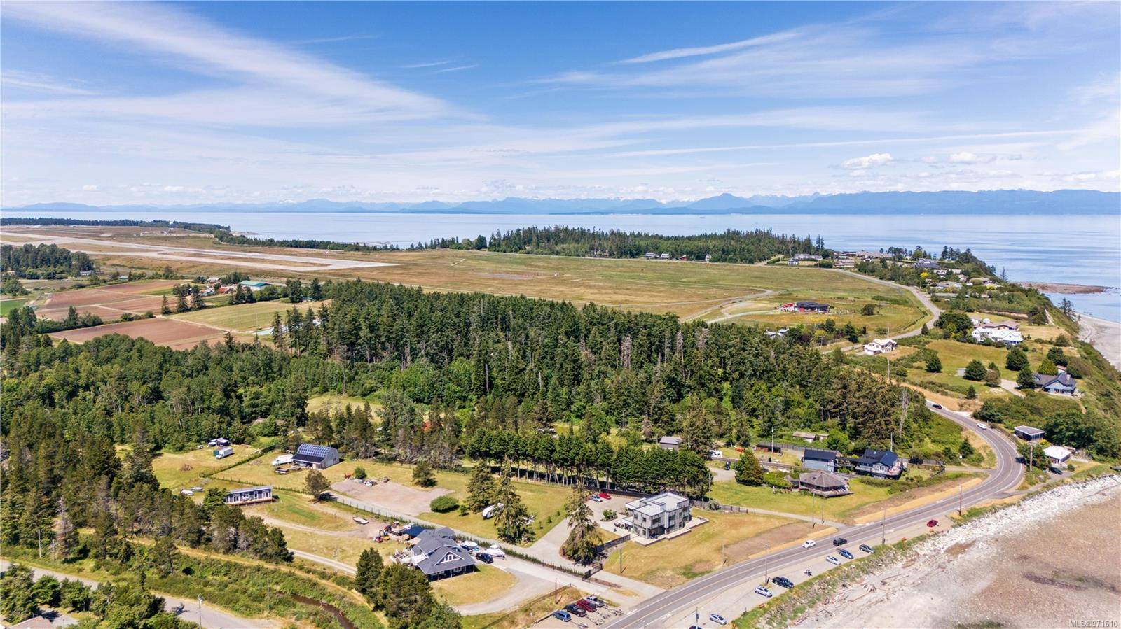 Comox, BC V9M 3T9,348 Lazo Rd