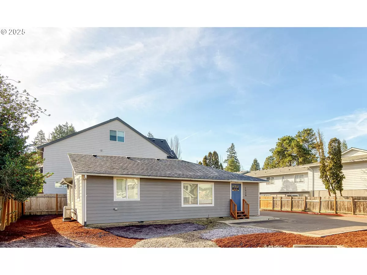 Newberg, OR 97132,1538 E 3RD ST