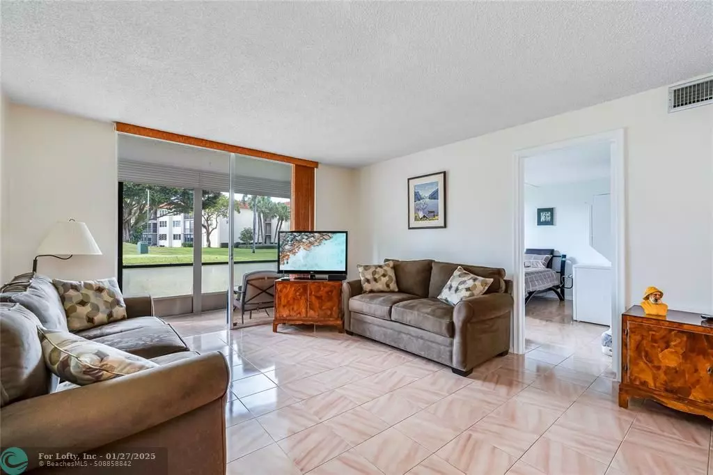 Pembroke Pines, FL 33025,811 S Hollybrook Dr  #103