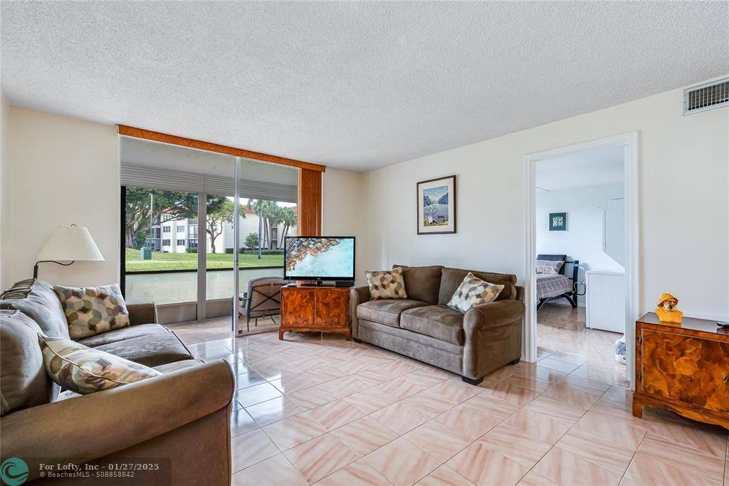 Pembroke Pines, FL 33025,811 S Hollybrook Dr  #103