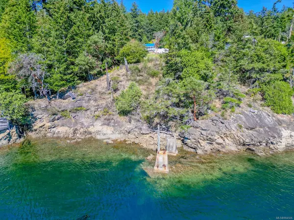 Pender Island, BC V0N 2M1,1325 Mackinnon Rd