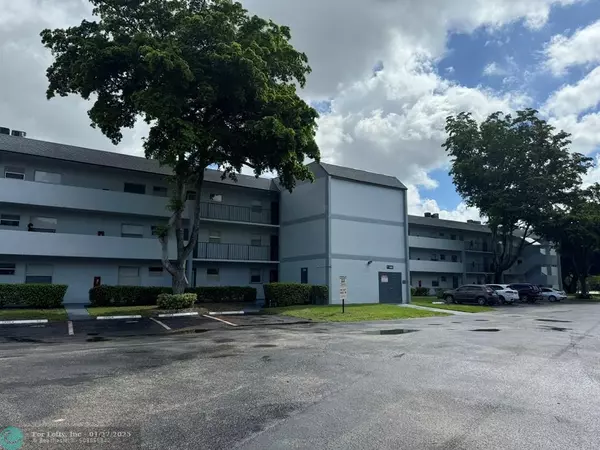 8401 Lagos De Campo Blvd  #208, Tamarac, FL 33321