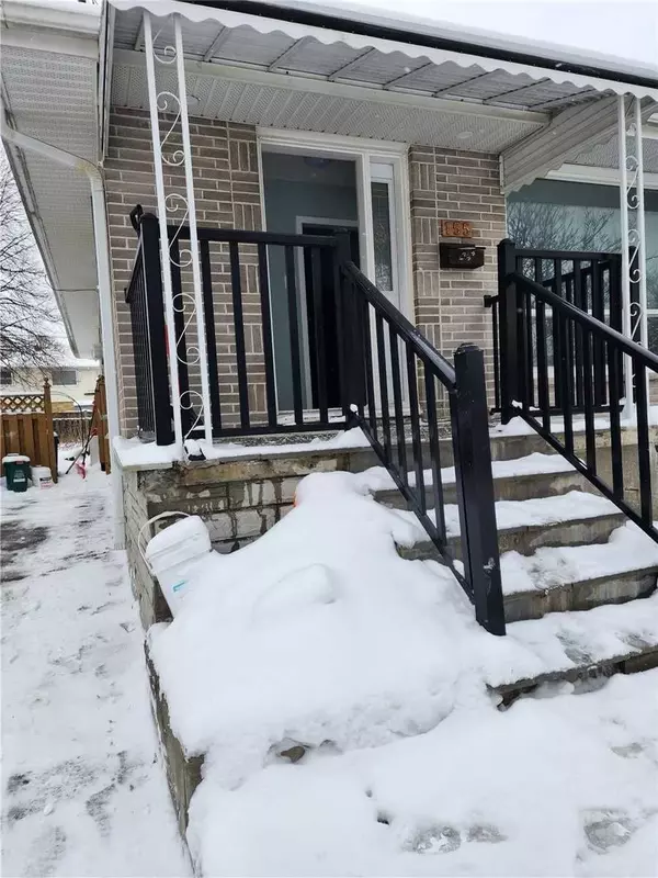 Simcoe, ON L4M 2H8,155 Gunn ST #Upper