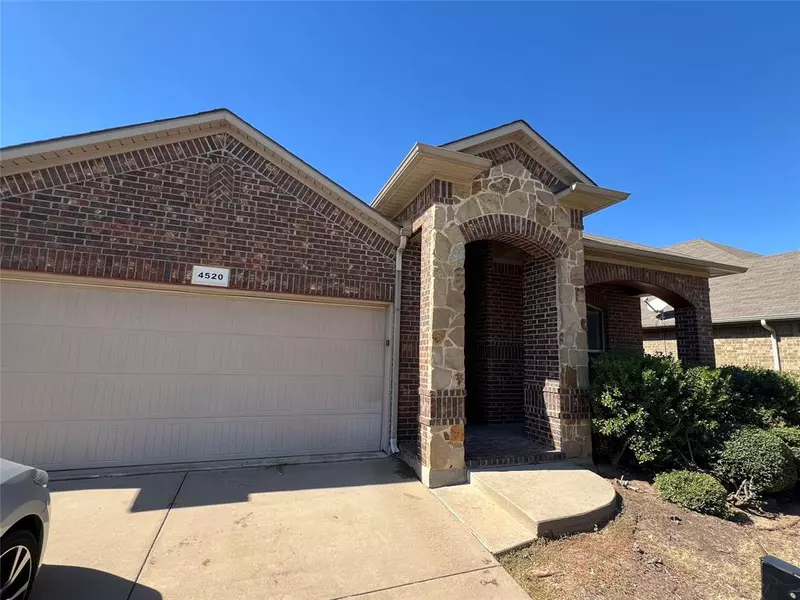 4520 Lacewood Drive, Denton, TX 76226