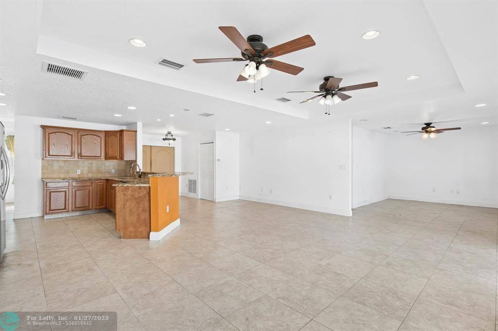 Pompano Beach, FL 33068,6221 SW 15th Ct