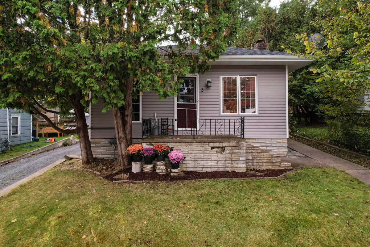 Muskoka, ON P1H 1T5,3 CORA ST E