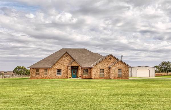 9472 N 2020 Road, Hammon, OK 73650