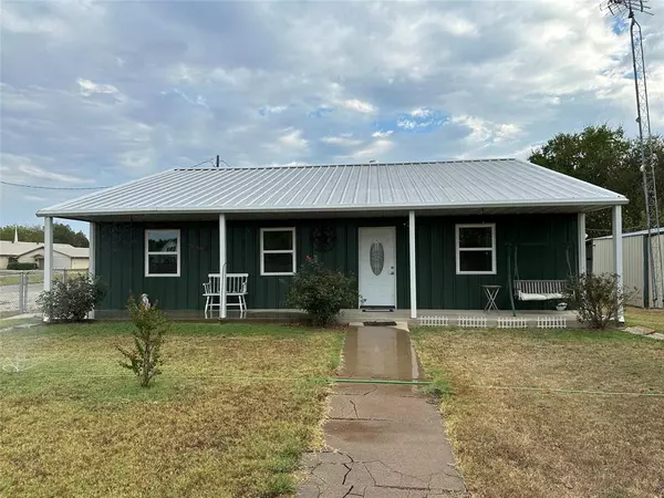 702 Main Street, Windom, TX 75492