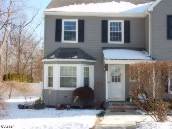 30 Village Ct, Bound Brook Boro, NJ 08805